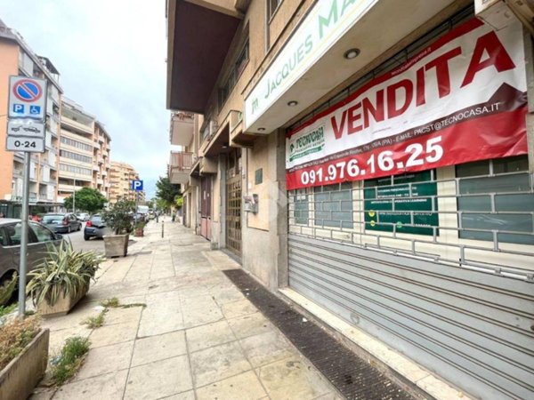 ufficio in vendita a Palermo in zona Montepellegrino