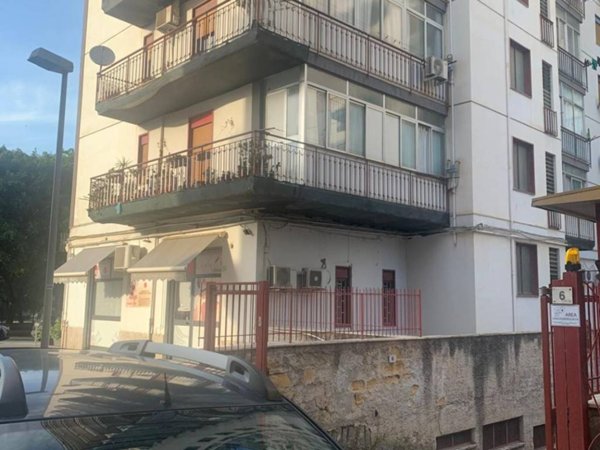 appartamento in vendita a Palermo in zona Montegrappa / Santa Rosalia