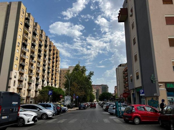 appartamento in vendita a Palermo in zona Malaspina/Palagonia