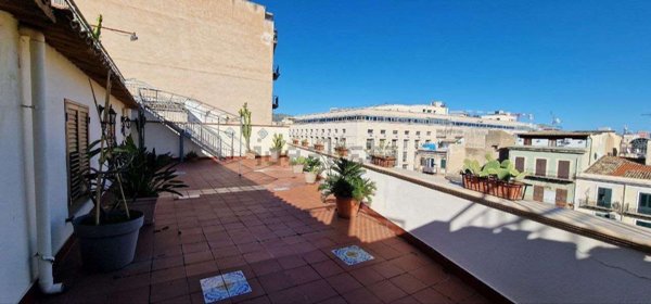 appartamento in vendita a Palermo in zona Zisa