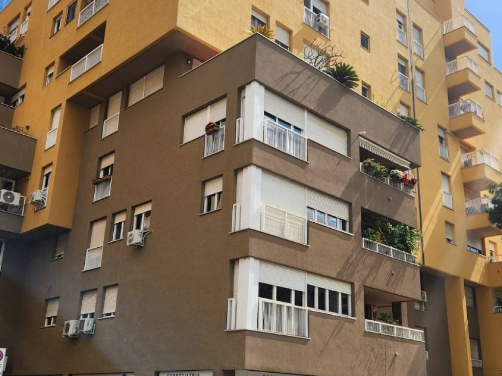 appartamento in vendita a Palermo in zona Politeama