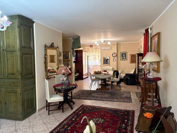 appartamento in vendita a Palermo in zona Malaspina/Palagonia