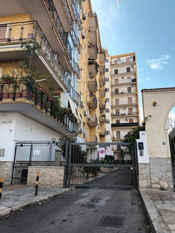 appartamento in vendita a Palermo in zona Mezzomonreale