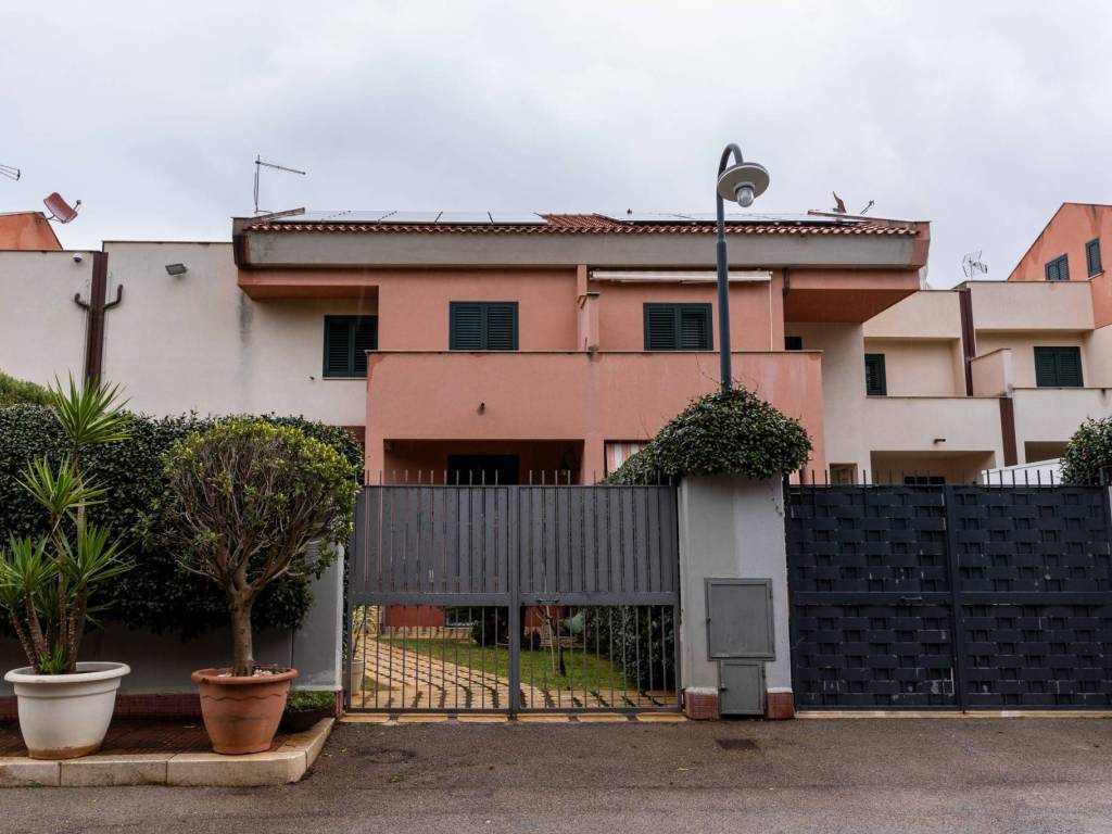 casa indipendente in vendita a Palermo in zona Pallavicino