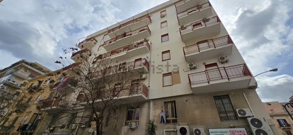 appartamento in vendita a Palermo in zona Zisa