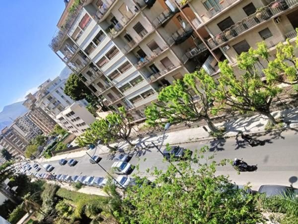 appartamento in vendita a Palermo in zona Libertà
