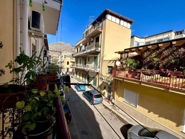 appartamento in vendita a Palermo in zona Partanna