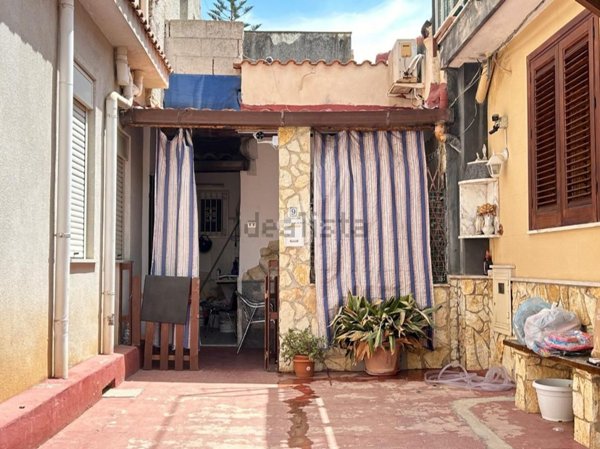 appartamento in vendita a Palermo in zona Chiavelli