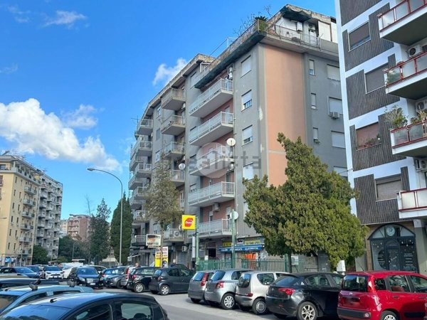 appartamento in vendita a Palermo in zona Malaspina/Palagonia