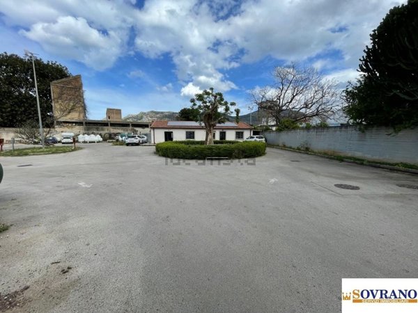 casa indipendente in vendita a Palermo in zona San Lorenzo