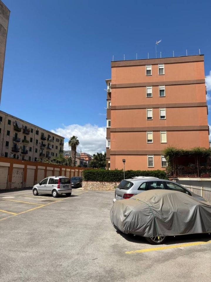 appartamento in vendita a Palermo in zona Malaspina/Palagonia