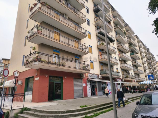 appartamento in vendita a Palermo in zona Montegrappa / Santa Rosalia