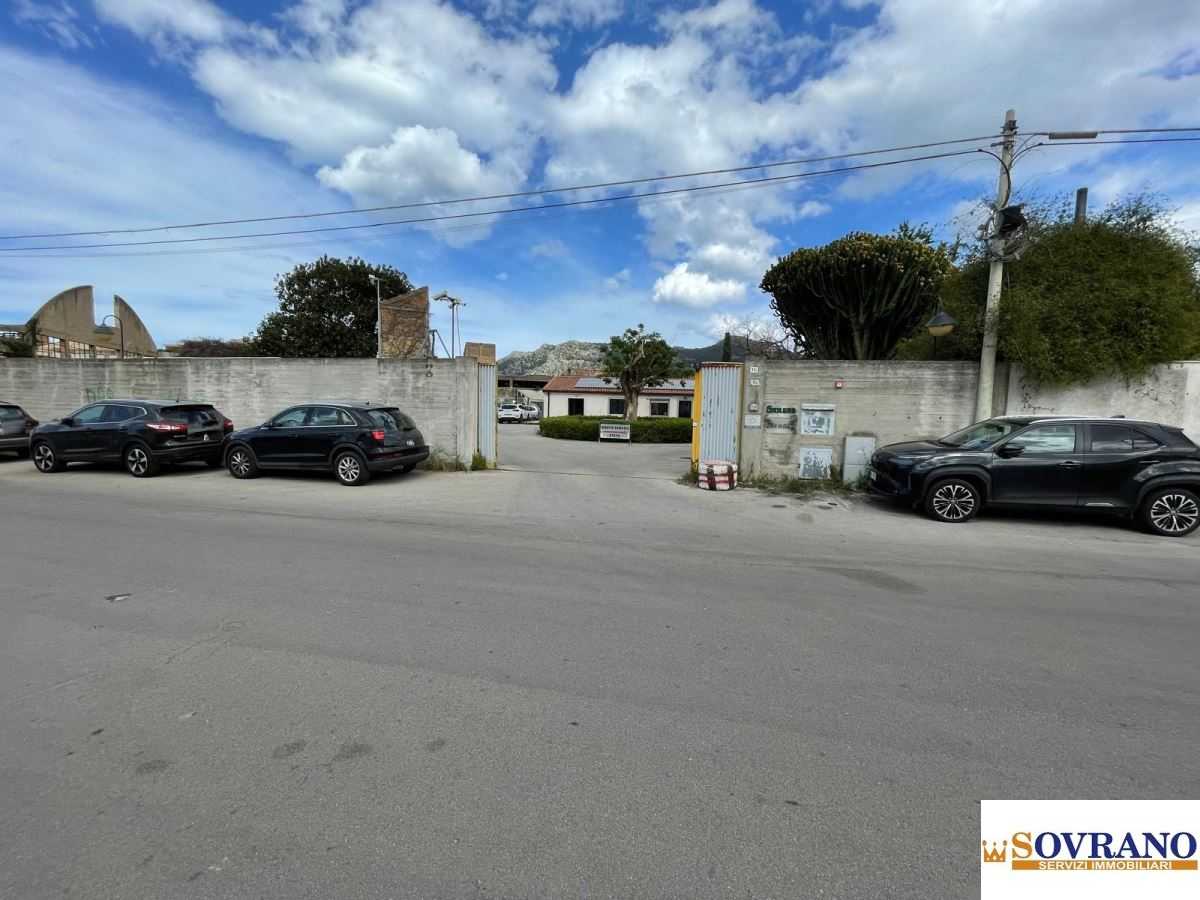 casa indipendente in vendita a Palermo in zona San Lorenzo