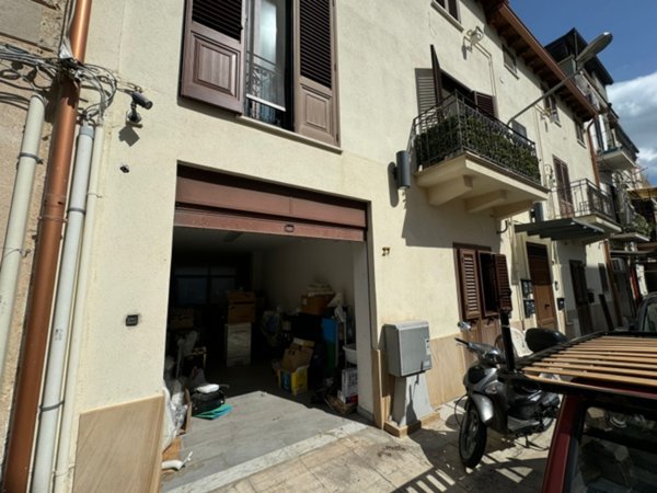 negozio in vendita a Palermo in zona Noce