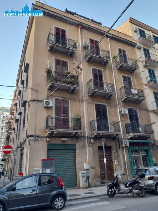 appartamento in vendita a Palermo in zona Malaspina/Palagonia