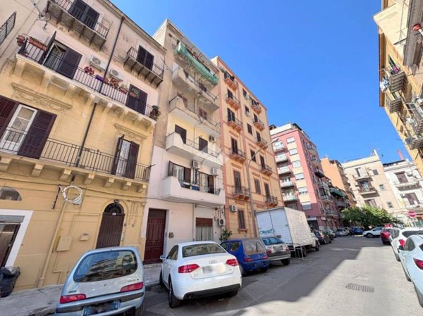 appartamento in vendita a Palermo in zona Zisa