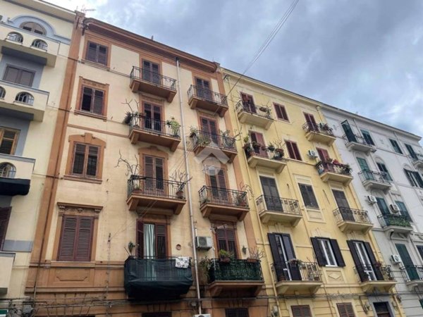 appartamento in vendita a Palermo in zona Zisa