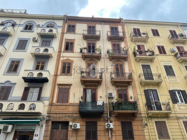appartamento in vendita a Palermo in zona Zisa