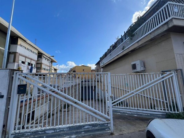 locale di sgombero in vendita a Palermo