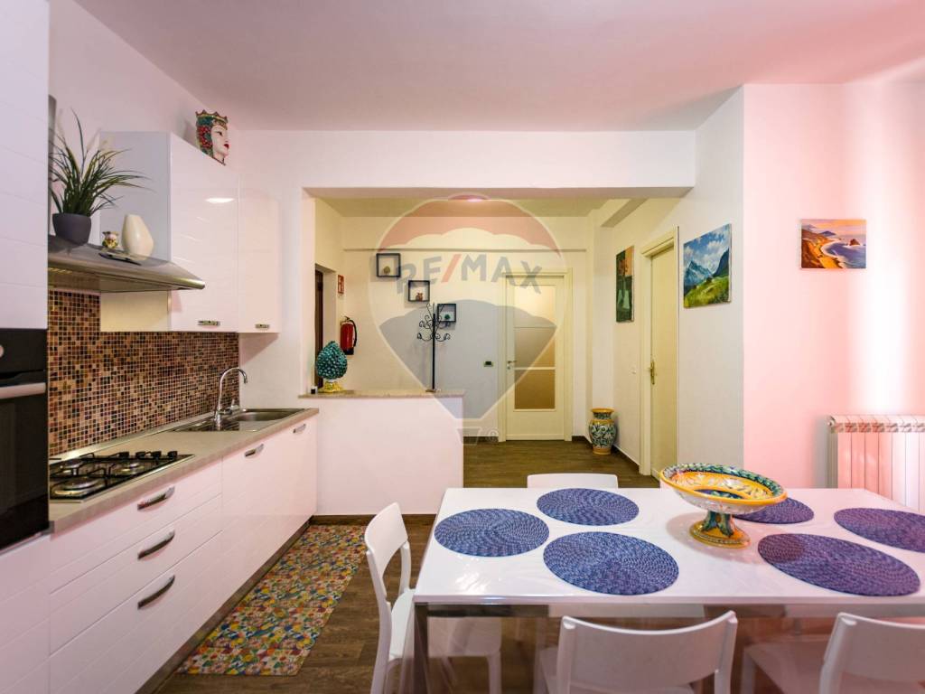 appartamento in vendita a Palermo in zona Montegrappa / Santa Rosalia