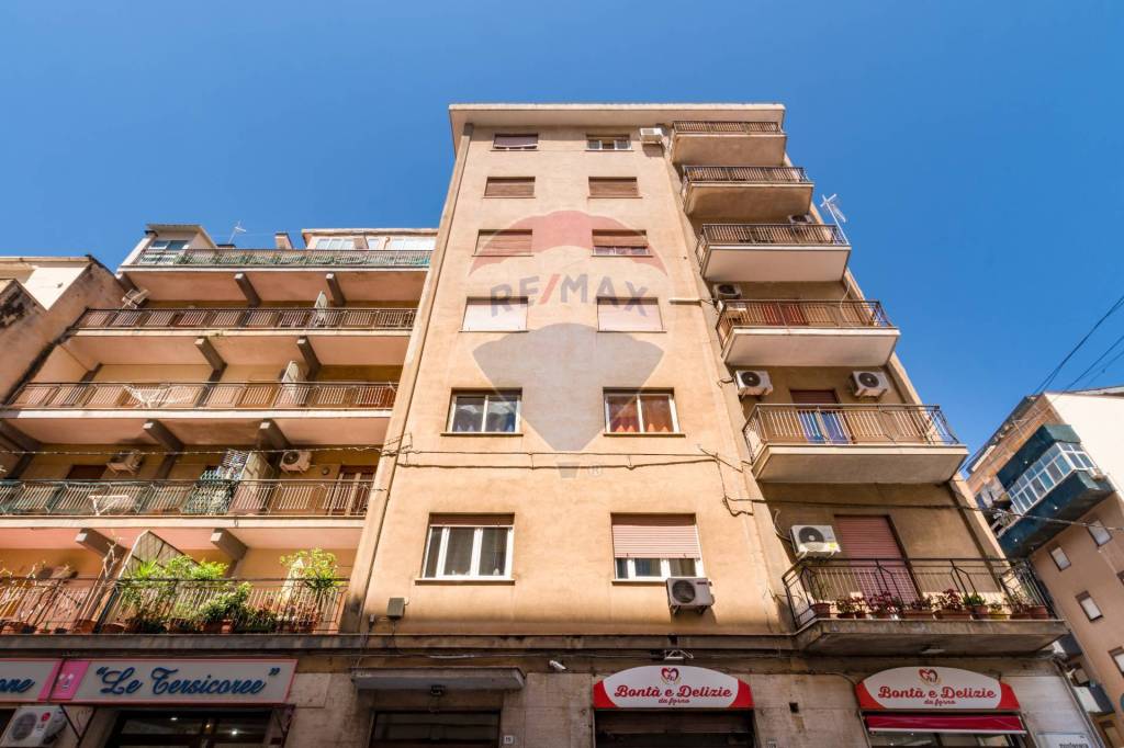 appartamento in vendita a Palermo in zona Montegrappa / Santa Rosalia