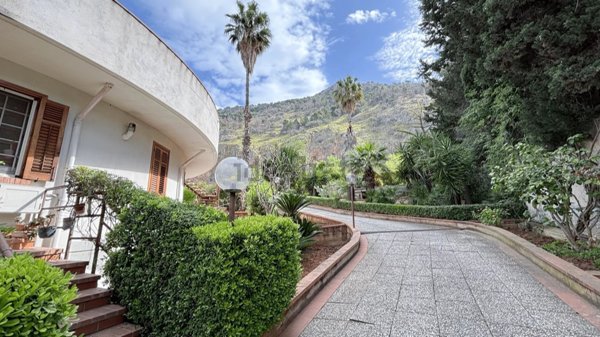 casa indipendente in vendita a Palermo in zona Pallavicino