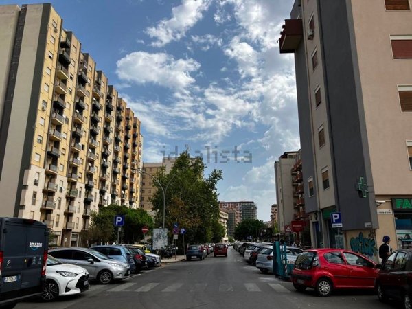 appartamento in vendita a Palermo in zona Malaspina/Palagonia
