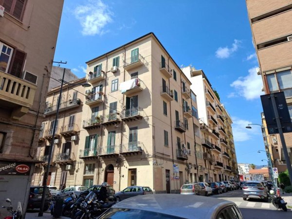 appartamento in vendita a Palermo in zona Politeama