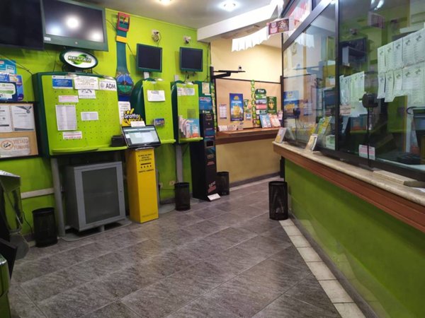 negozio in vendita a Palermo in zona Politeama