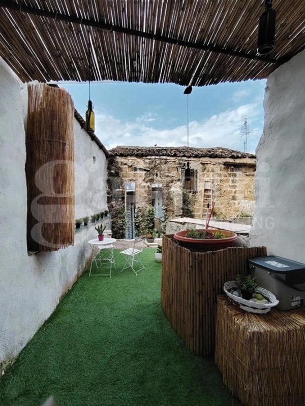 appartamento in vendita a Palermo in zona Zisa
