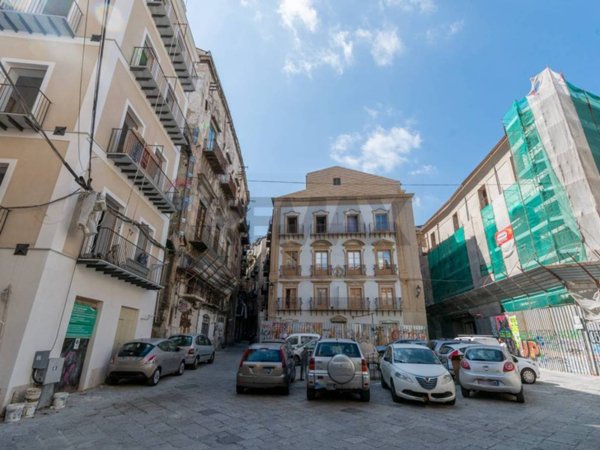 appartamento in vendita a Palermo in zona Politeama