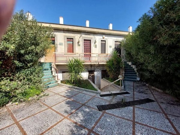 casa indipendente in vendita a Palermo in zona Roccella