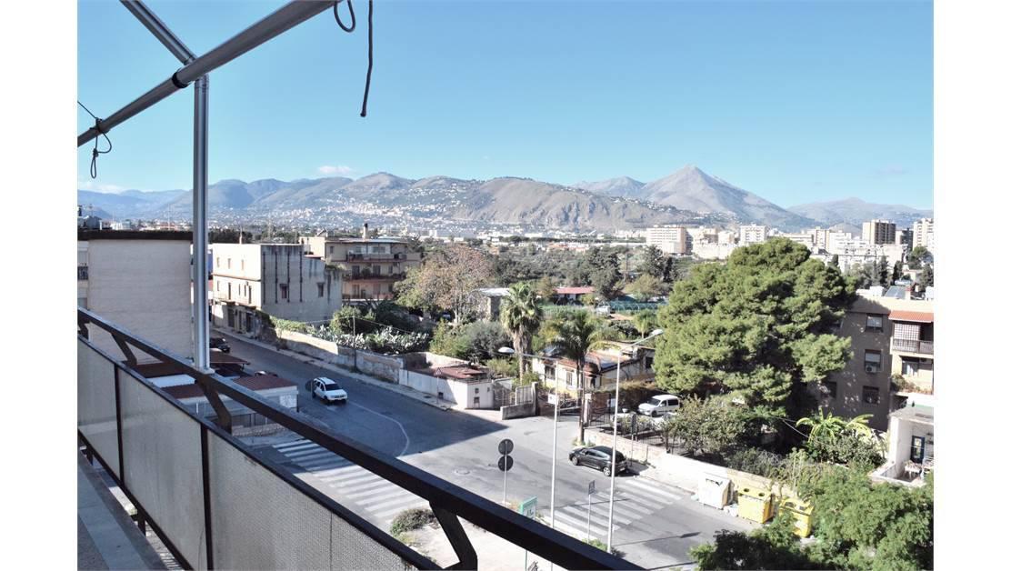 appartamento in vendita a Palermo in zona Montegrappa / Santa Rosalia