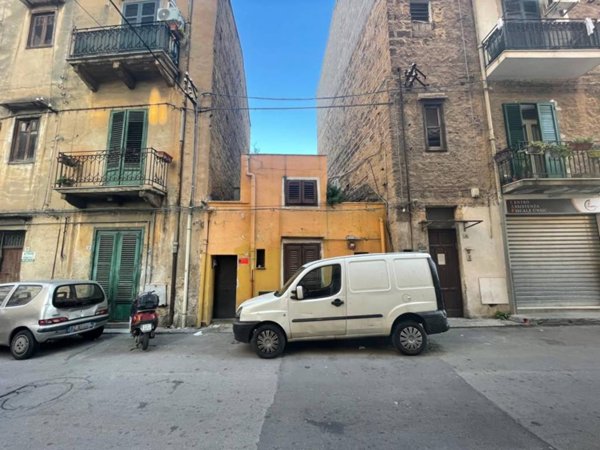 casa indipendente in vendita a Palermo in zona Noce