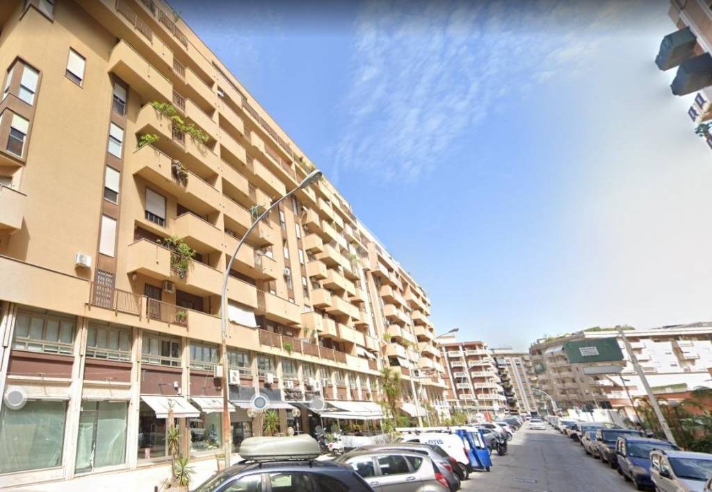 appartamento in vendita a Palermo in zona Malaspina/Palagonia
