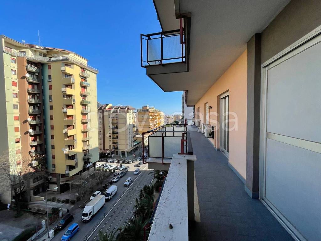 appartamento in vendita a Palermo in zona Malaspina/Palagonia