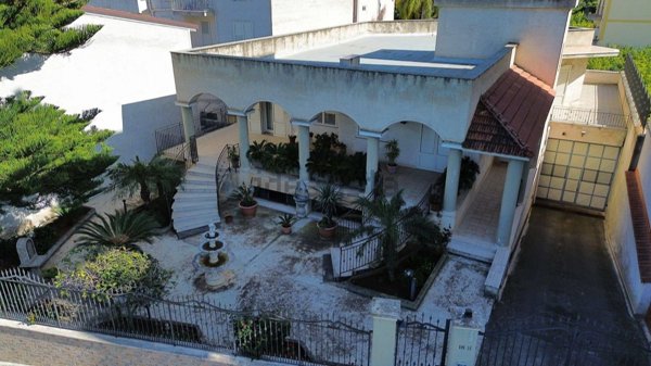 casa indipendente in vendita a Palermo in zona Chiavelli