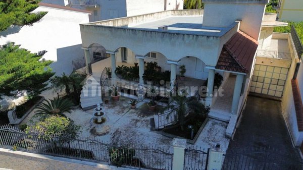 casa indipendente in vendita a Palermo in zona Chiavelli