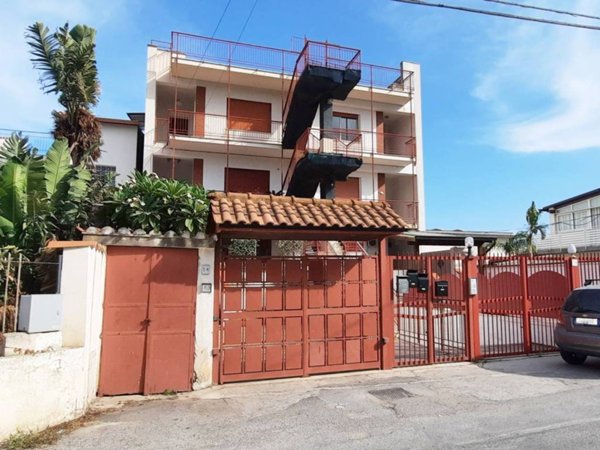 appartamento in vendita a Palermo in zona Partanna