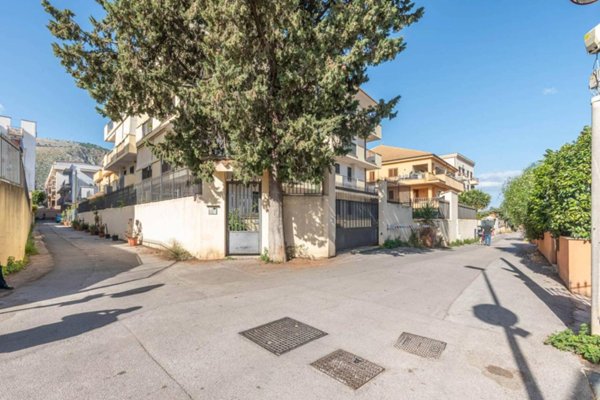 appartamento in vendita a Palermo in zona Tommaso Natale