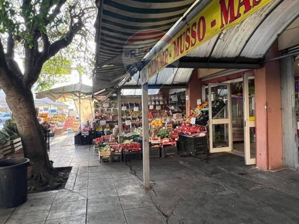 negozio in vendita a Palermo in zona Brancaccio