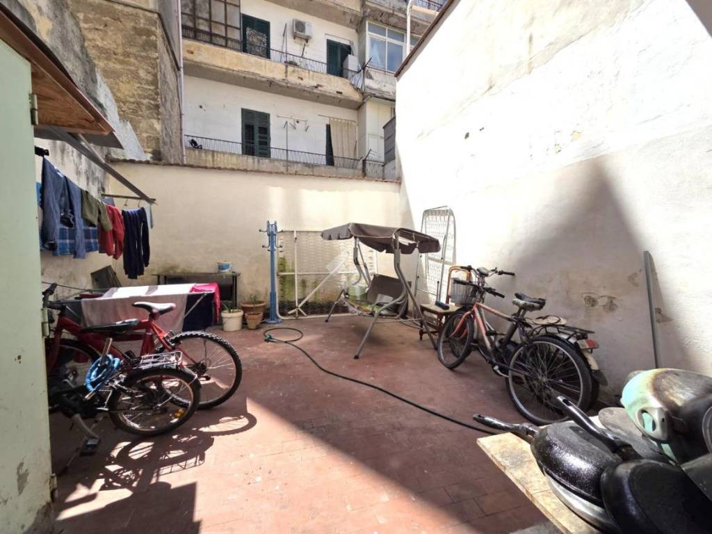 appartamento in vendita a Palermo in zona Malaspina/Palagonia