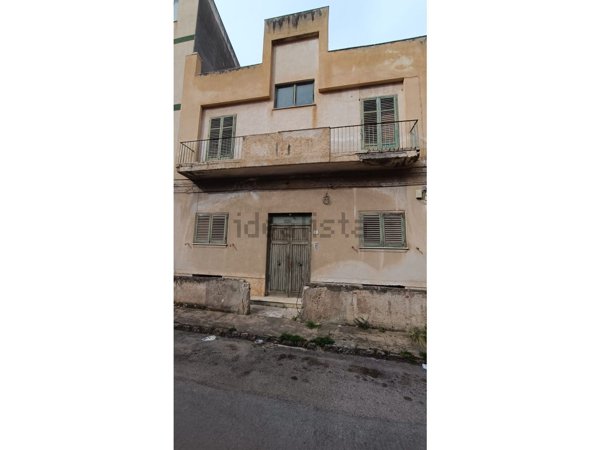 pentavano in vendita a Palermo in zona Pallavicino