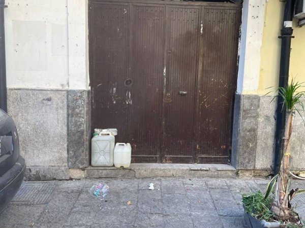 locale commerciale in vendita a Palermo in zona Centro storico