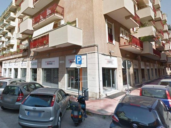 negozio in vendita a Palermo in zona Libertà