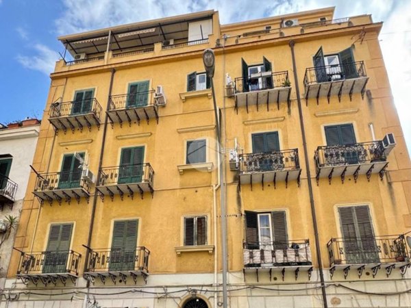 appartamento in vendita a Palermo in zona Zisa