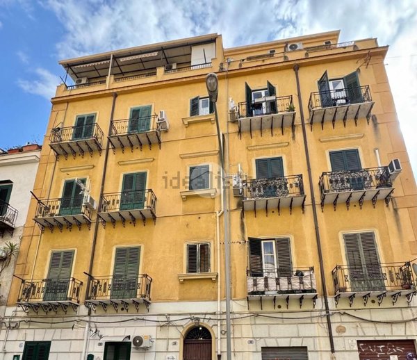 appartamento in vendita a Palermo in zona Zisa