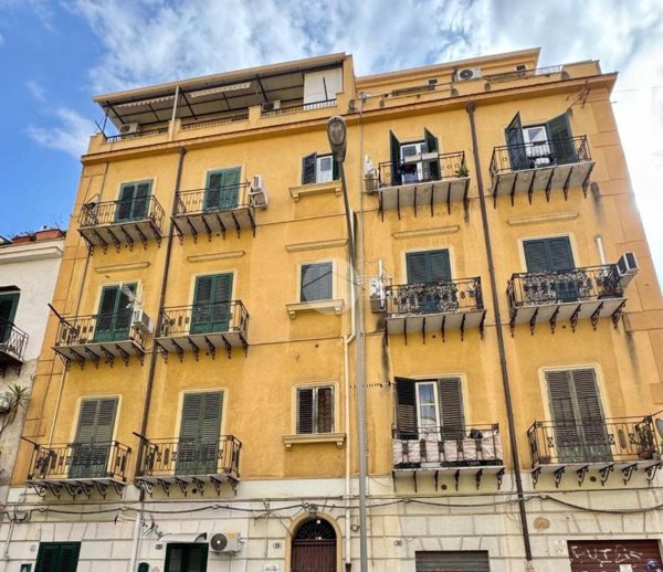 appartamento in vendita a Palermo in zona Zisa