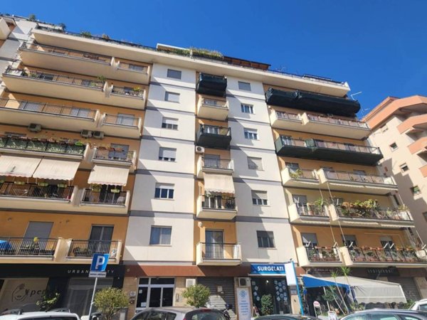 appartamento in vendita a Palermo in zona Malaspina/Palagonia