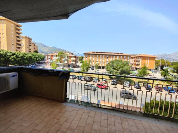 appartamento in vendita a Palermo in zona Montegrappa / Santa Rosalia